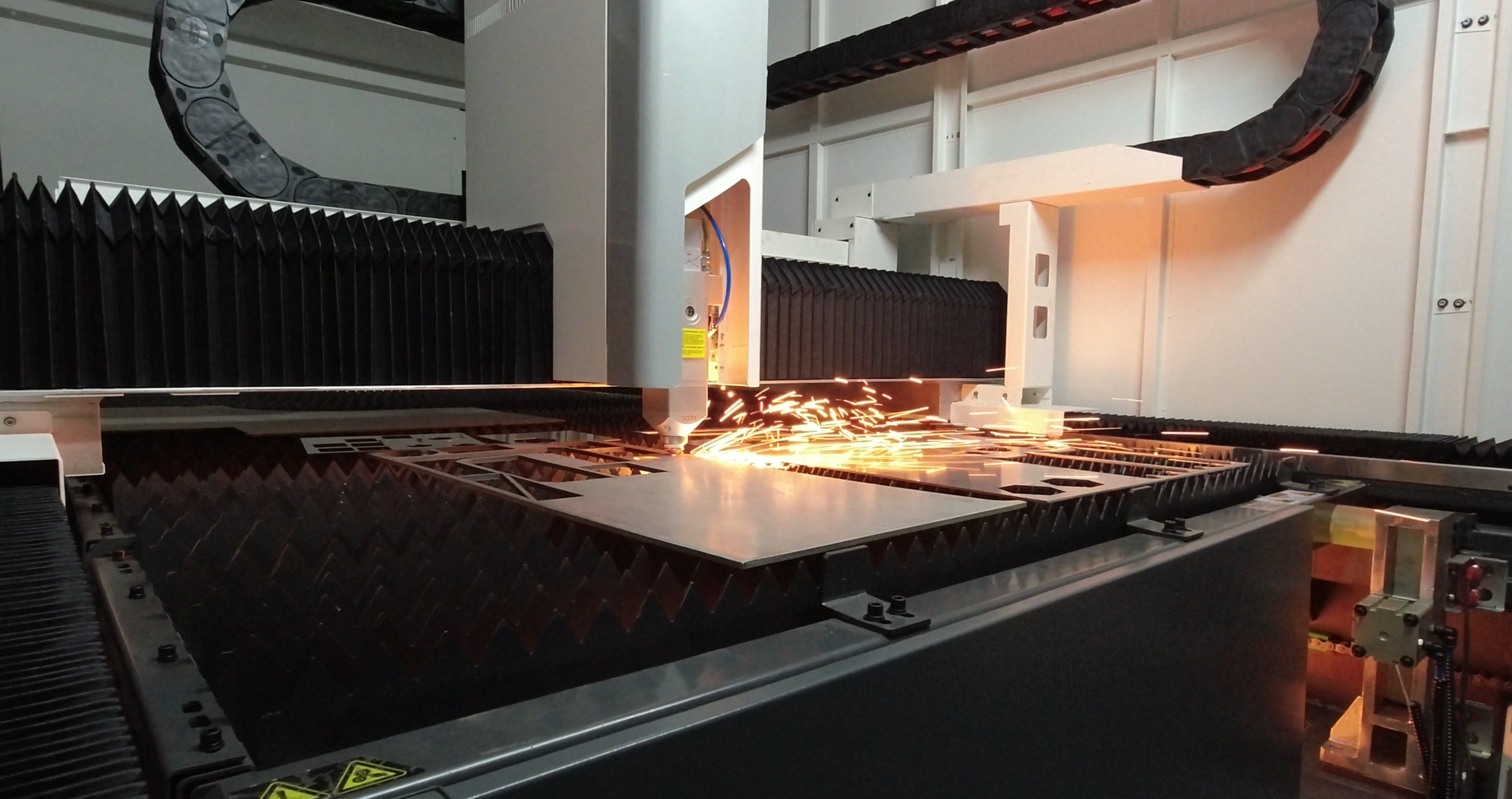 fiber laser cutting machine